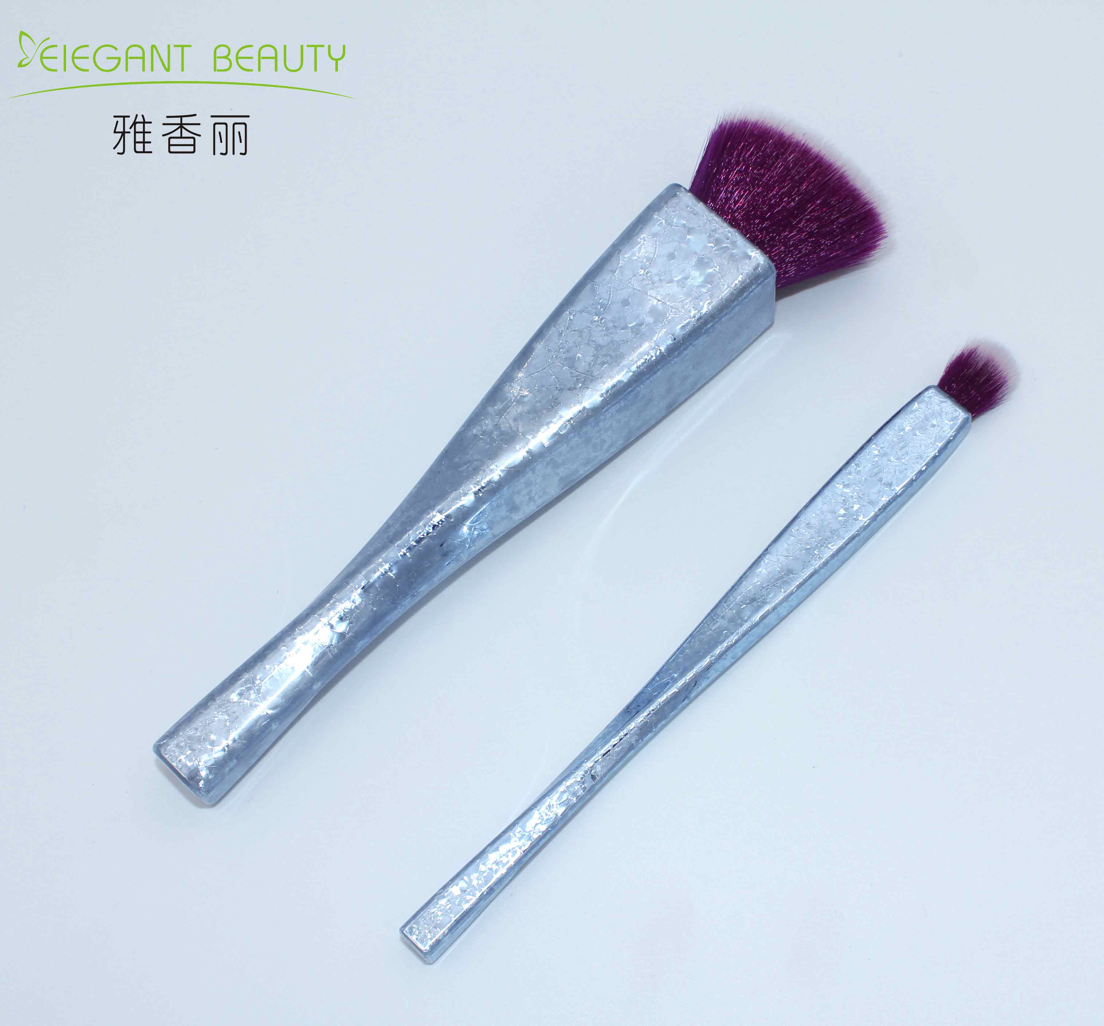 草莓视频APP官网套装：打造专业妆容的必备之选