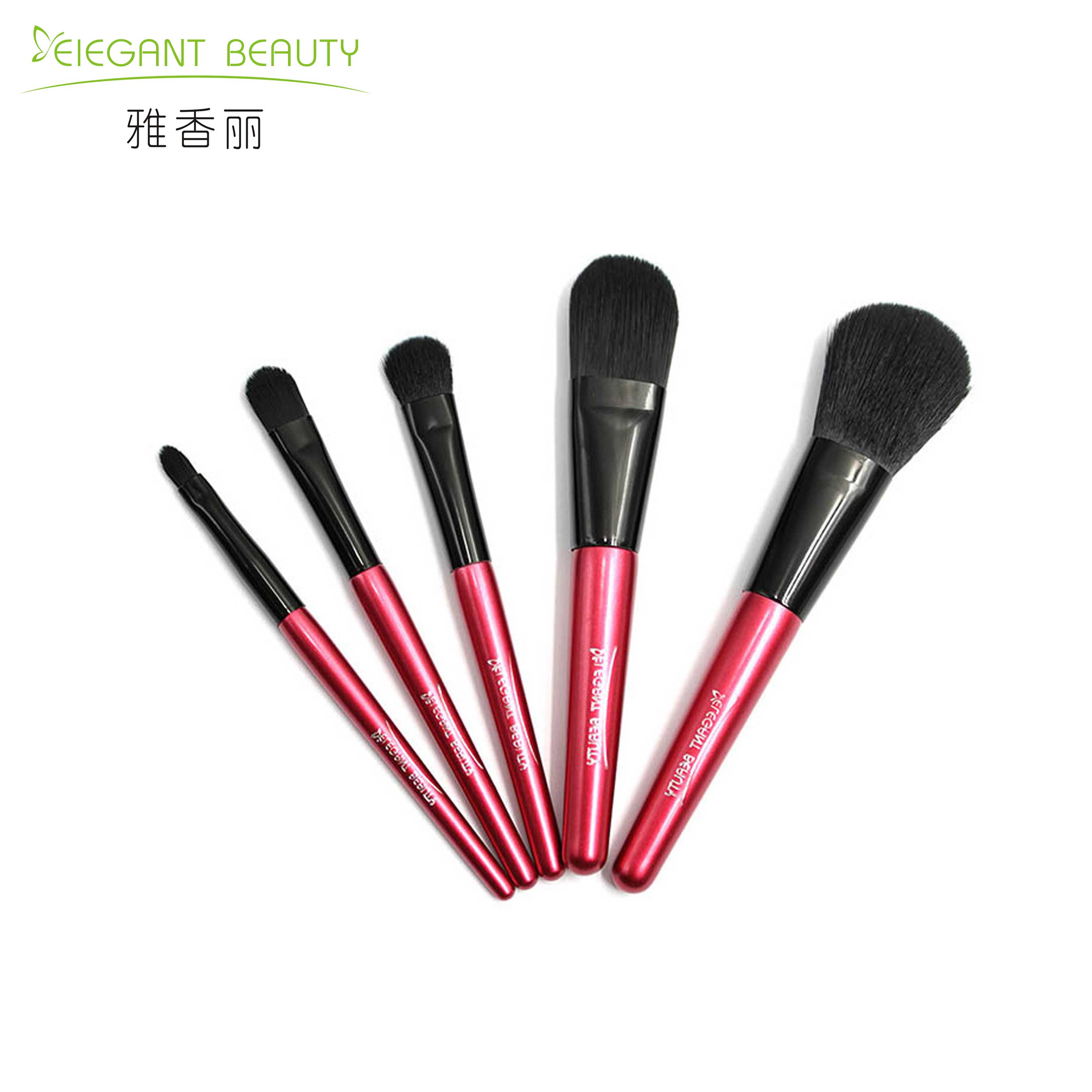 为什么专业化妆师更倾向于使用定制的成套草莓视频APP官网？